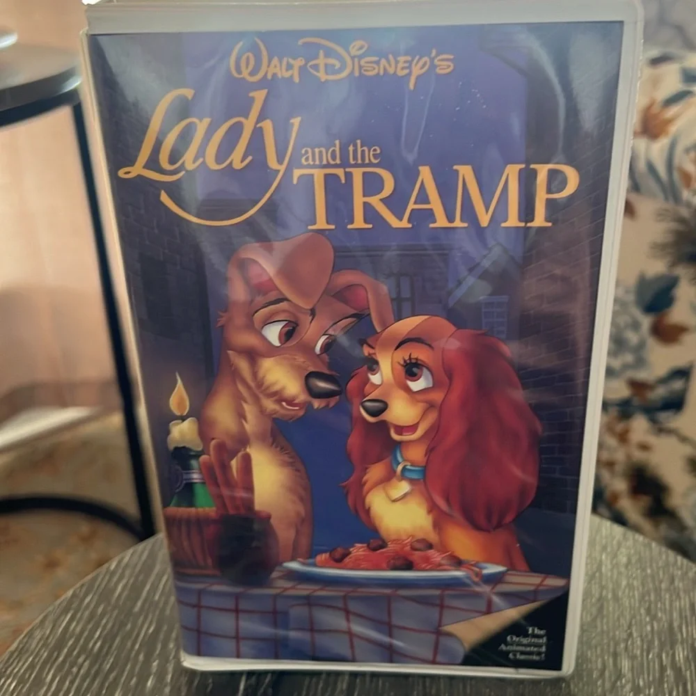 Disney Lady and the Tramp VHS - black diamond edition
